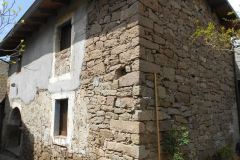 Vista della residenza secondaria Casa Amsicora a Samugheo, Sardegna, progetto Abreskia.